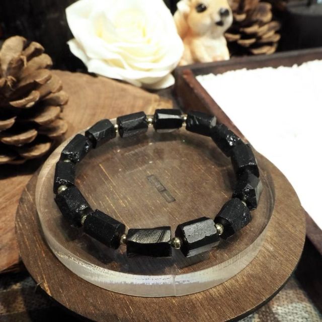 สร้อยข้อมือหิน